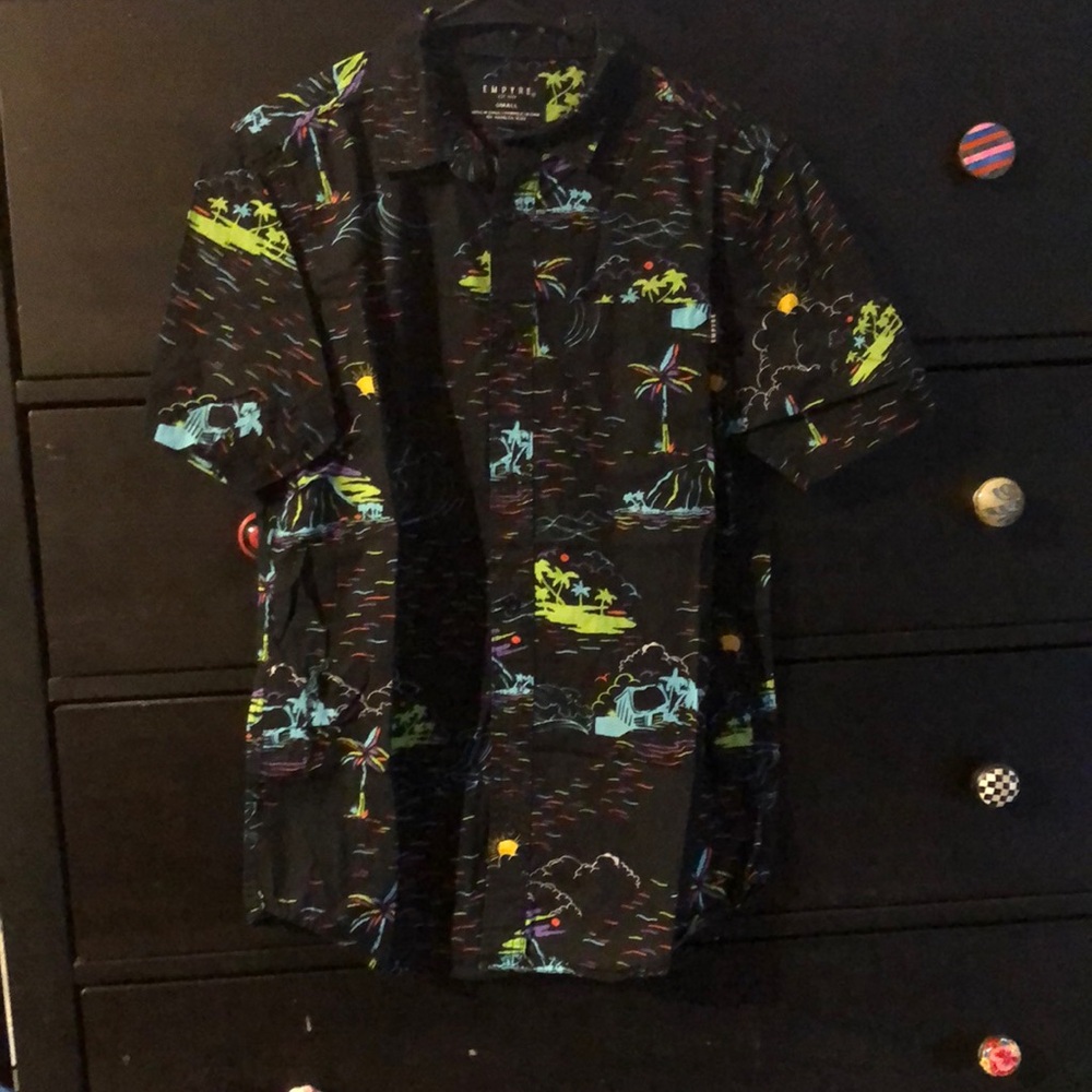 Men’s tropical button up